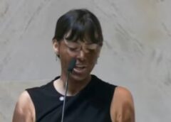 Pintada de preto, deputada ironiza Erika Hilton: “Posso presidir comissão sobre racismo?”